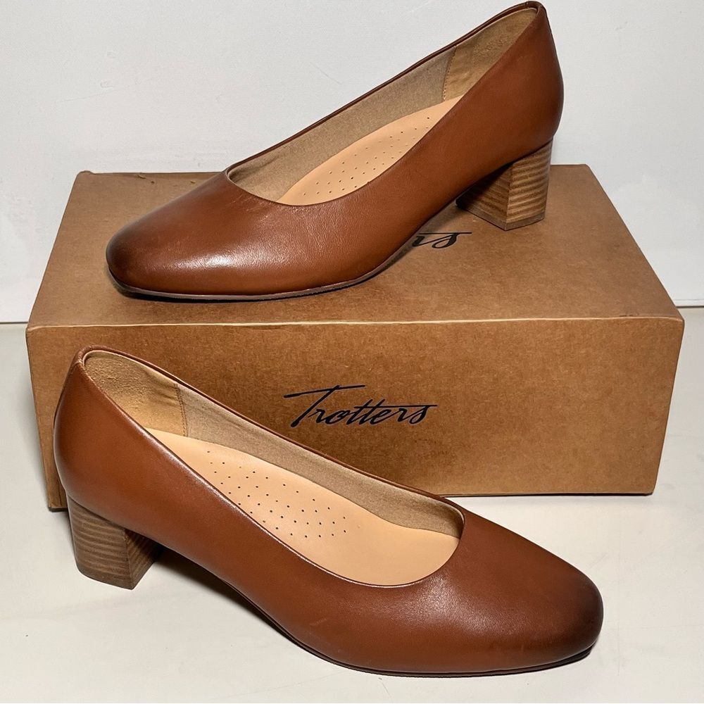 Trotters Daria Leather Block Heel Pump